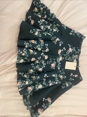 LC Lauren Conrad Runway Dark Green Floral Pleated Mini Skirt